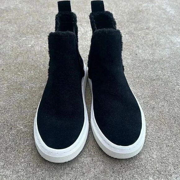 Ugg Alameda Chelsea Black Sneaker Boot Women’s Size 6 - Picture 3 of 11